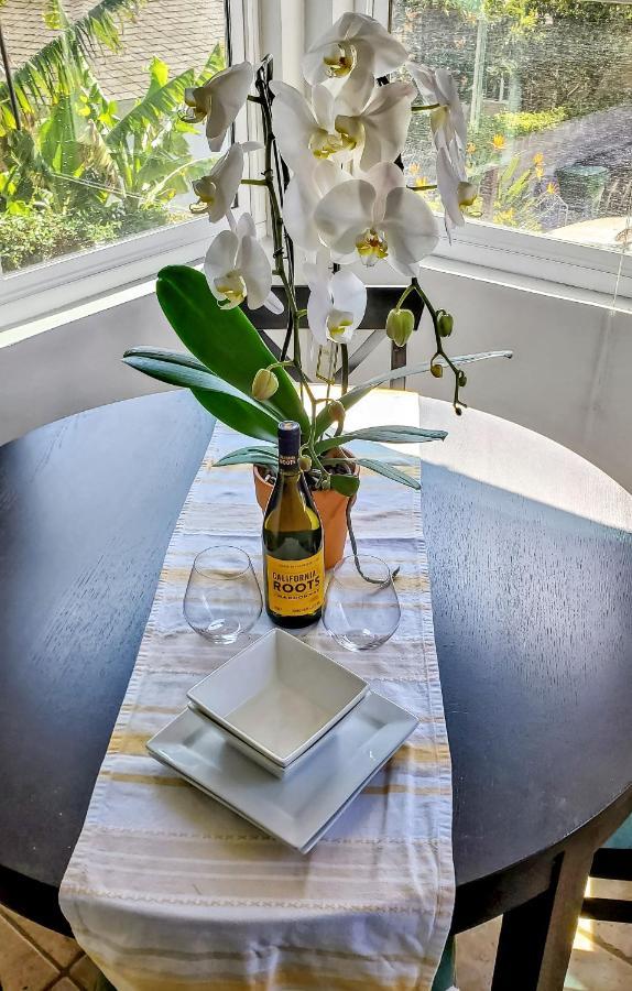 Apartment Private, Spacious Apartment With Sunny Patio Los Angeles