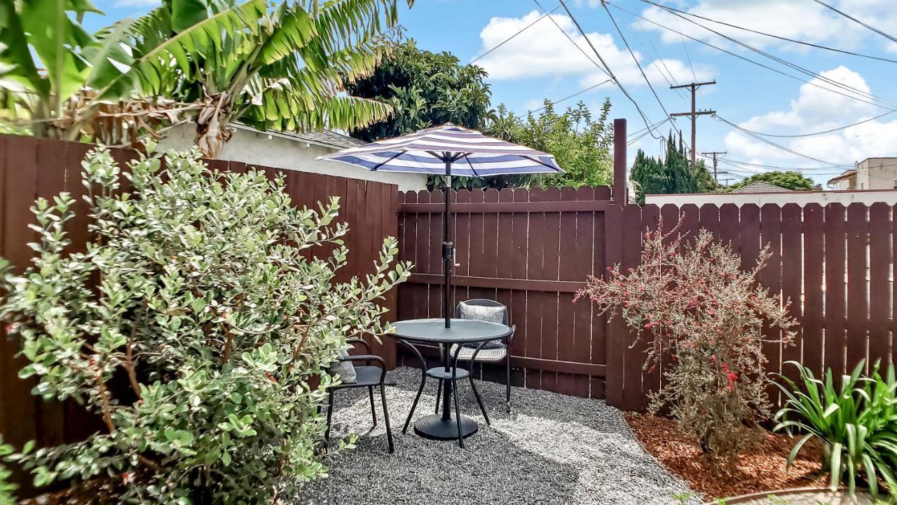 Apartment Private, Spacious Apartment With Sunny Patio Los Angeles